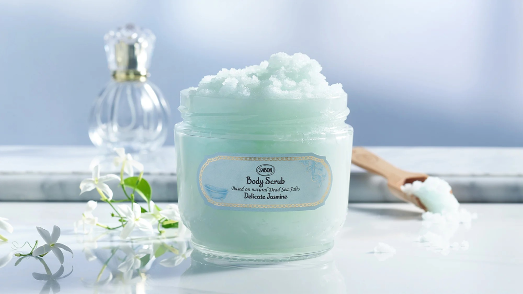 Gentle Body Scrubs to Try in 2026: Perfect for Sensitive Skin 🌸🧖‍♀️